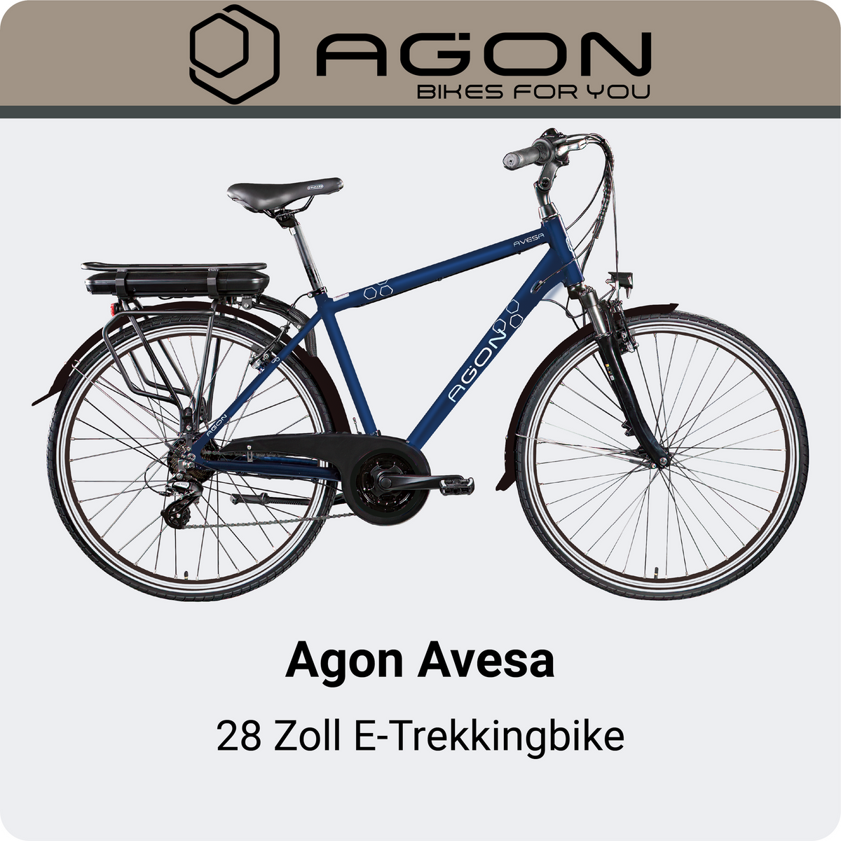 Seitenansicht des 28 Zoll E-Trekkingbikes Agon Avesa mit montiertem Zubehör und Markenlogo im oberen Bereich.