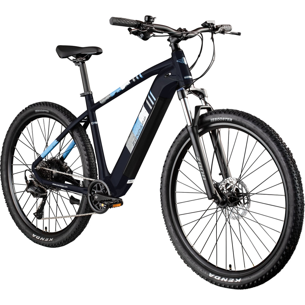 Dunkelblaues Zündapp E-Mountainbike Z808 in Schrägansicht von vorne rechts; sportliches Hardtail-Design mit integriertem Akku und Federgabel.